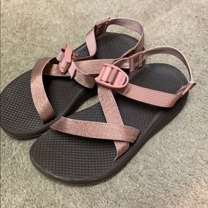 metallic rose chacos
